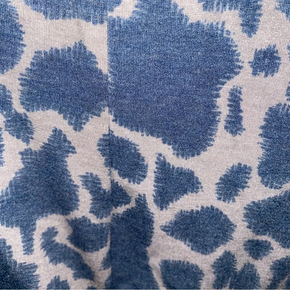 EMERALD COLLECTION Animal Printed Blouse.  SZ L. NWT - Picture 3 of 6